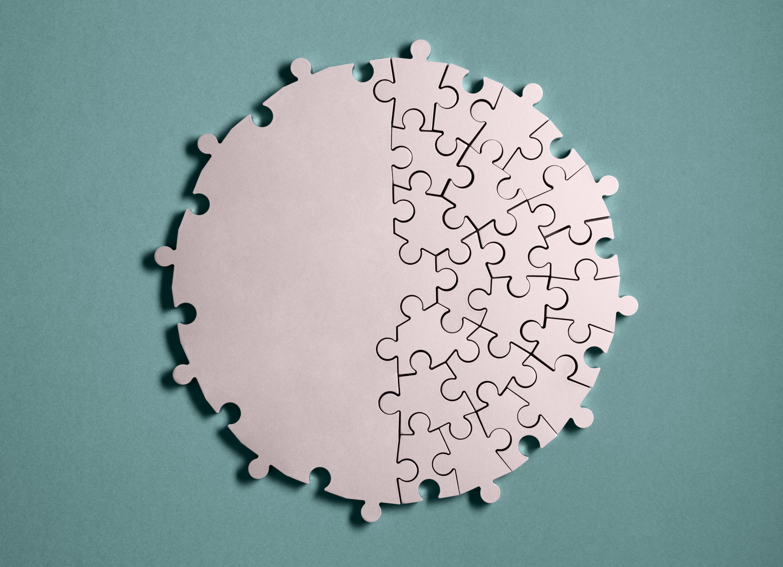 Radiating silver puzzle