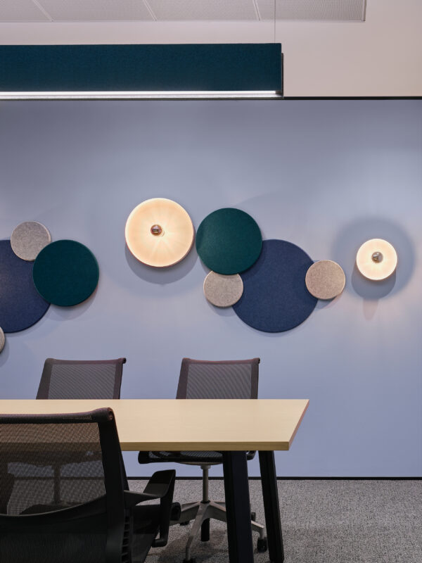 ICG Singapore office. Designed by M Moser Associates, Singapore. Photography by Owen Raggett.
