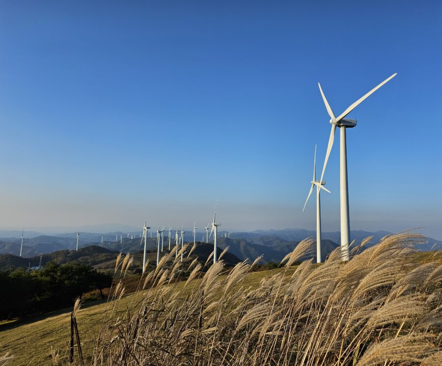 onshore wind turbines